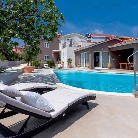 Emily Holiday home