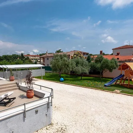 בית נופש Emily *