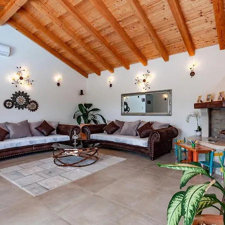 Emily Holiday home *